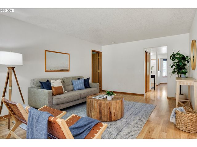 19229 Se RIVER Rd, Milwaukie, OR 97267