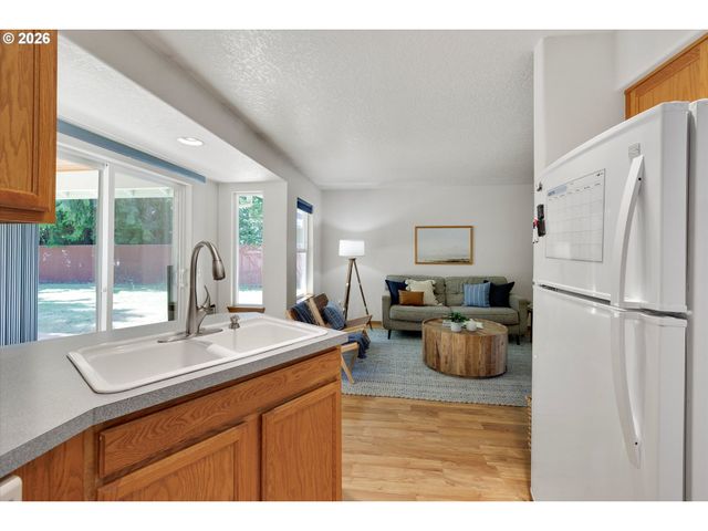 19229 Se RIVER Rd, Milwaukie, OR 97267
