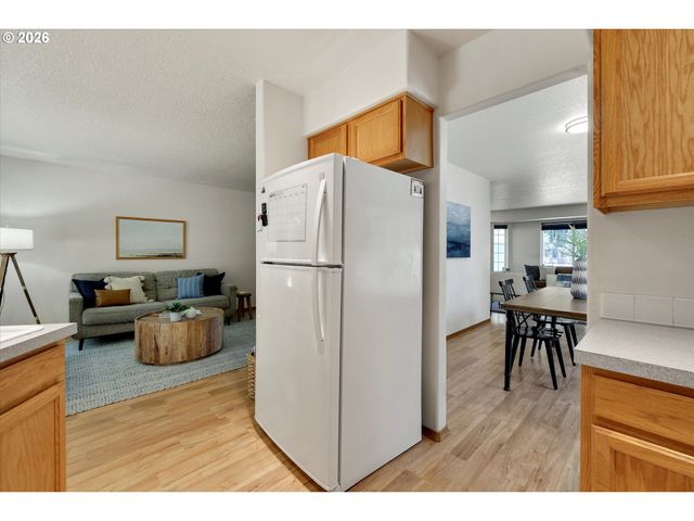 19229 Se RIVER Rd, Milwaukie, OR 97267