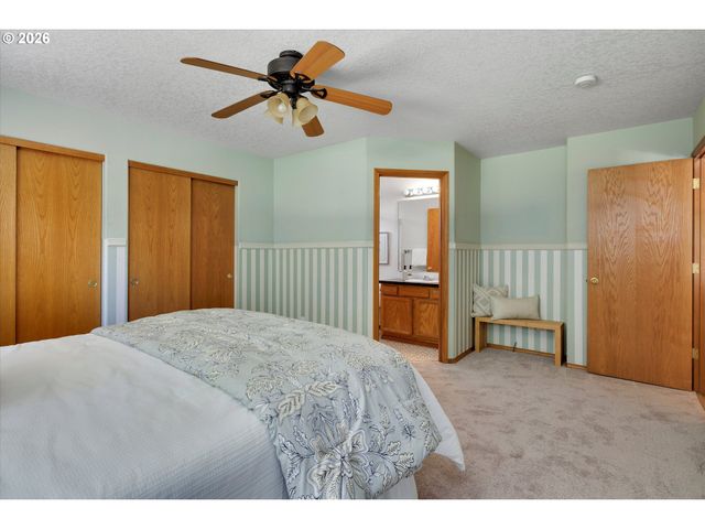 19229 Se RIVER Rd, Milwaukie, OR 97267