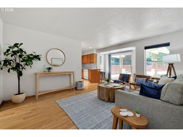 19229 Se RIVER Rd, Milwaukie, OR 97267