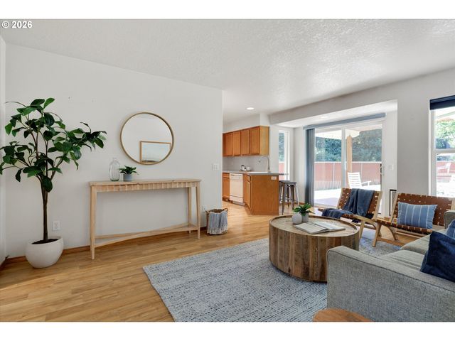 19229 Se RIVER Rd, Milwaukie, OR 97267