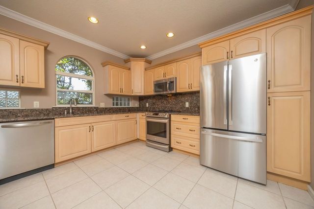 932 Spring Lake Ct, St Augustine, FL 32080
