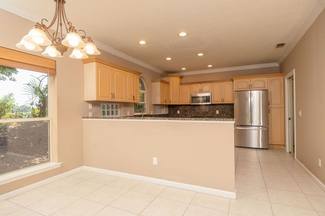932 Spring Lake Ct, St Augustine, FL 32080