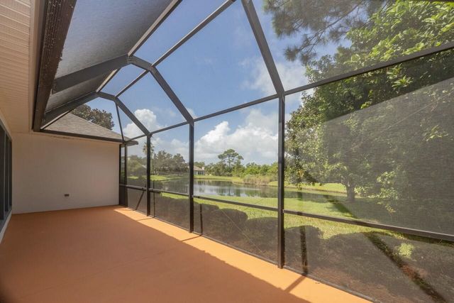 932 Spring Lake Ct, St Augustine, FL 32080