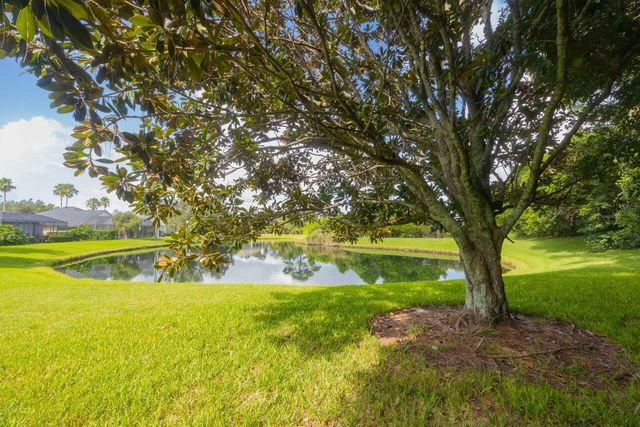 932 Spring Lake Ct, St Augustine, FL 32080