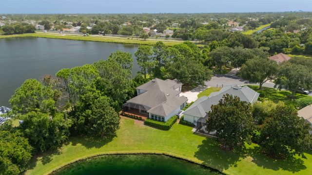 932 Spring Lake Ct, St Augustine, FL 32080