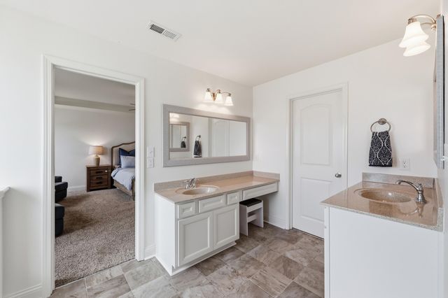 5015 Prairie Rose Way, Versailles, KY 40383