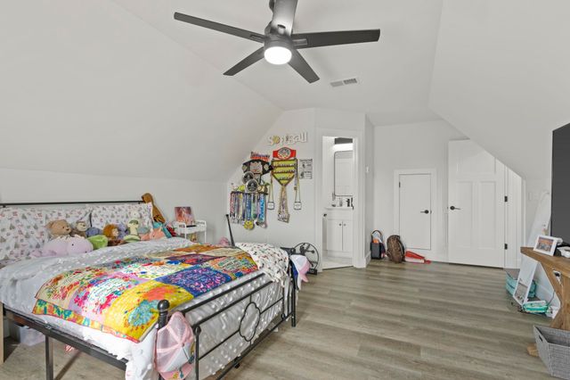 2010 Meadow Glen Court, Chesnee, SC 29323