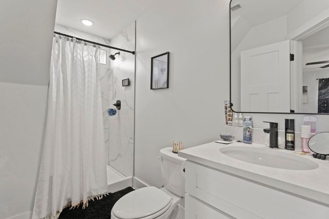 2010 Meadow Glen Court, Chesnee, SC 29323