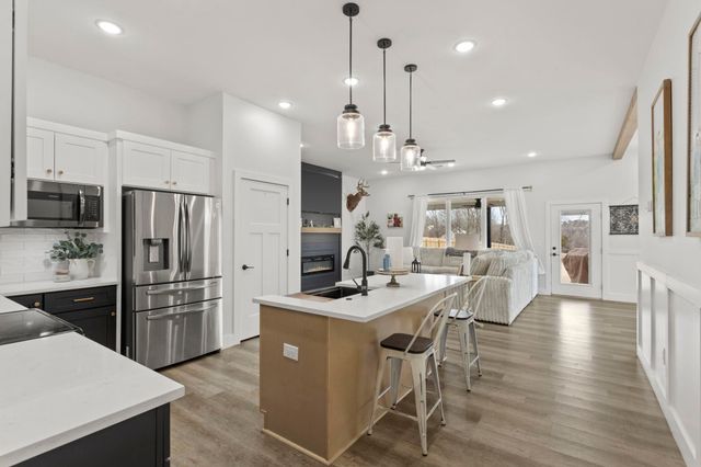 2010 Meadow Glen Court, Chesnee, SC 29323