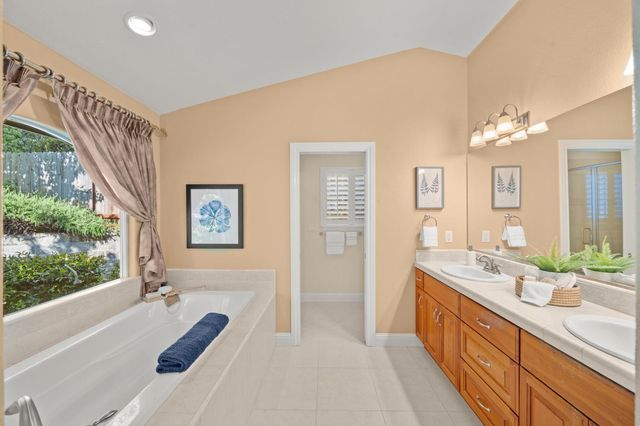 12565 Marcelais Ct, Auburn, CA 95603