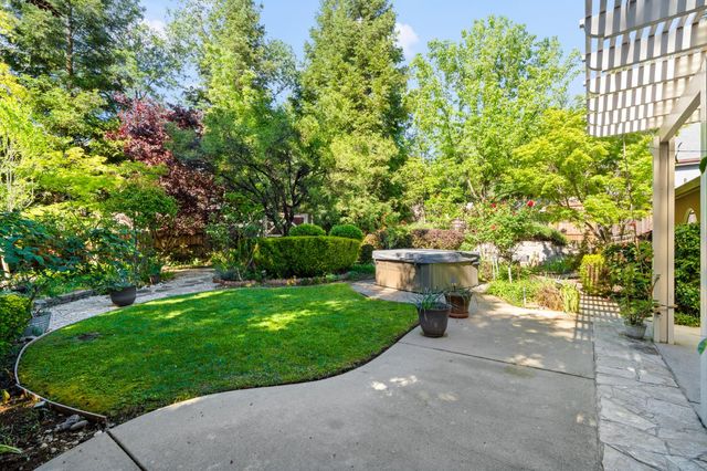 12565 Marcelais Ct, Auburn, CA 95603