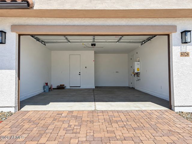 8028 W EATON Road, Phoenix, AZ 85035