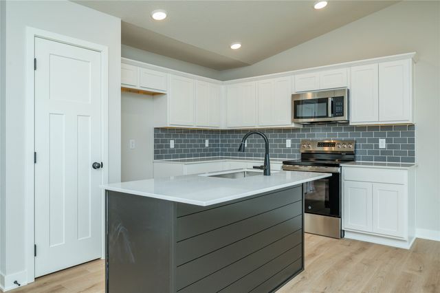 3727 NE 6th Street, Ankeny, IA 50021