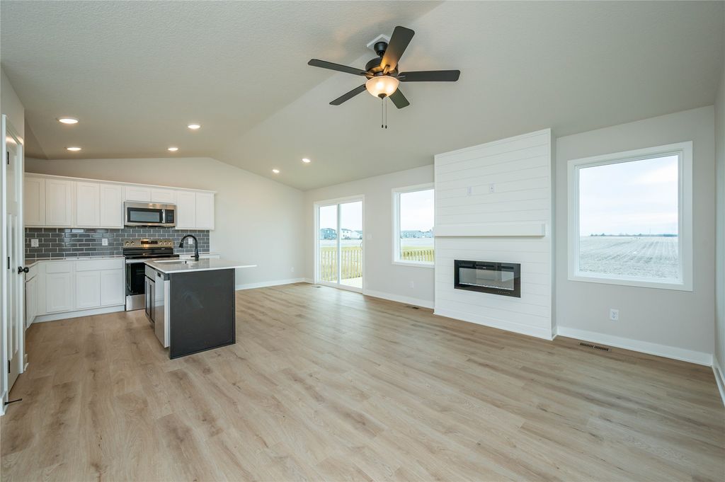 3727 NE 6th Street, Ankeny, IA 50021