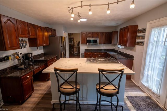 4100 Scotfield DR, Chesapeake, VA 23321