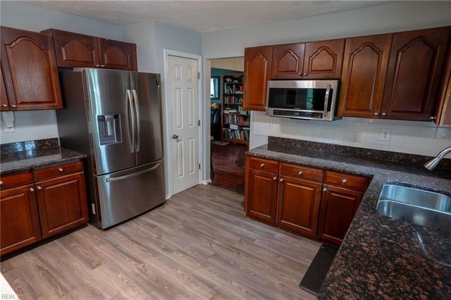 4100 Scotfield DR, Chesapeake, VA 23321