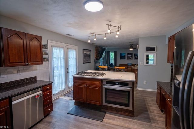 4100 Scotfield DR, Chesapeake, VA 23321