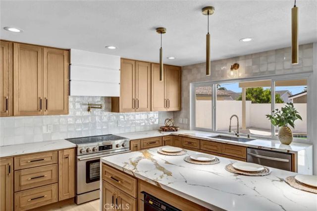 944 E Bastanchury, Placentia, CA 92870