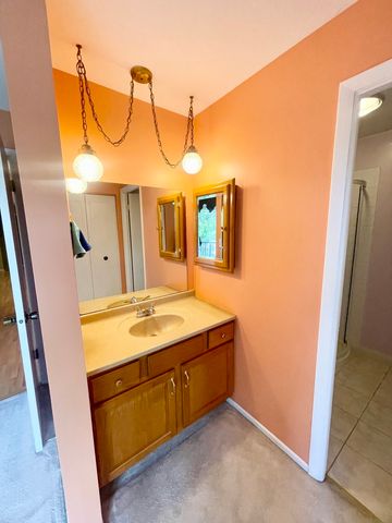 1306 S New Wilke Road 2B, Arlington Heights, IL 60005