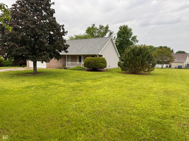 3906 E Teakwood Avenue, Terre Haute, IN 47805