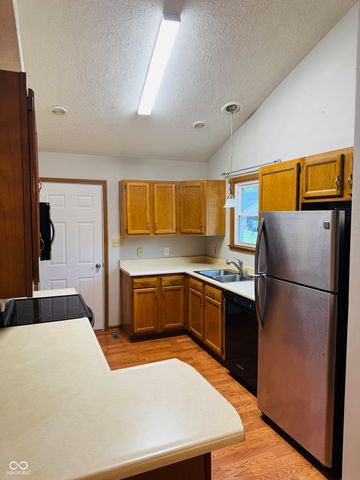 3906 E Teakwood Avenue, Terre Haute, IN 47805