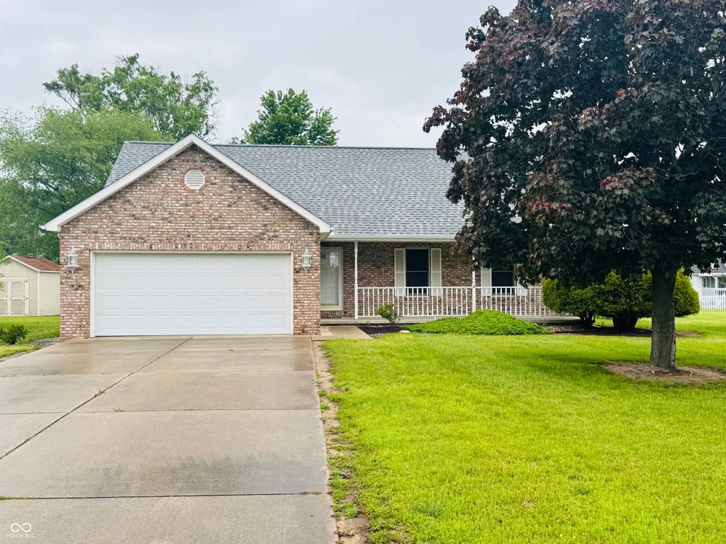 3906 E Teakwood Avenue, Terre Haute, IN 47805