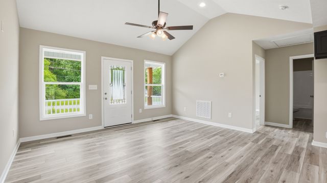 2315 E LINCOLN ST, Tullahoma, TN 37388