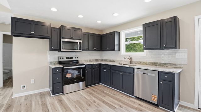 2315 E LINCOLN ST, Tullahoma, TN 37388