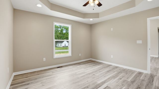 2315 E LINCOLN ST, Tullahoma, TN 37388
