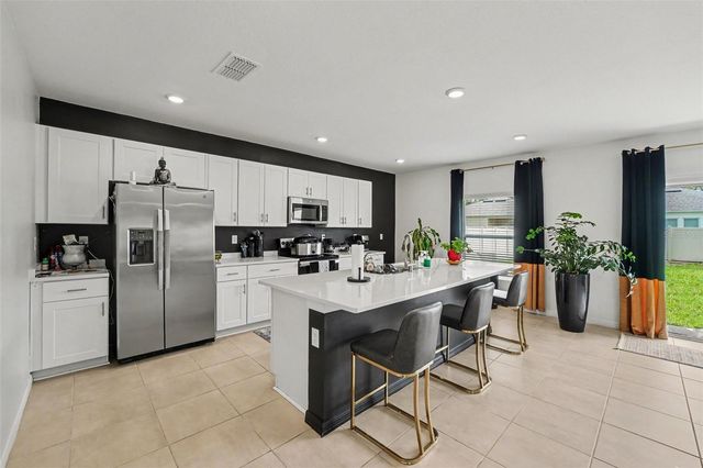 2051 ROSEWOOD CIRCLE, Lakeland, FL 33810