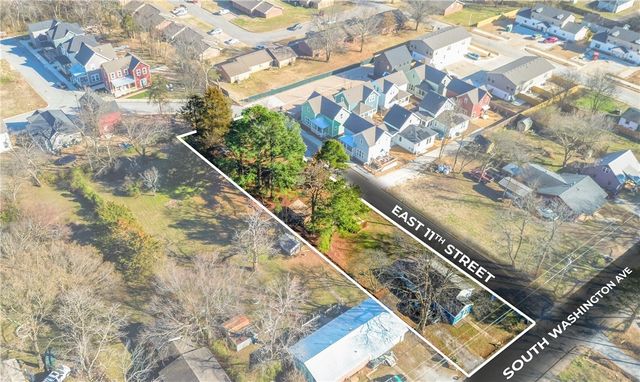 1090 S Washington Avenue, Fayetteville, AR 72701