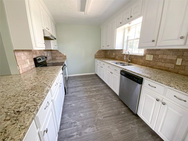 2519 River Ridge, Conroe, TX 77385