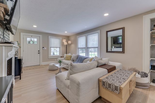 5608 Hardegan Street, Indianapolis, IN 46227