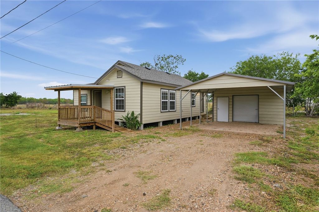 310 Driscoll St, Woodsboro, TX 78393 — photo 3