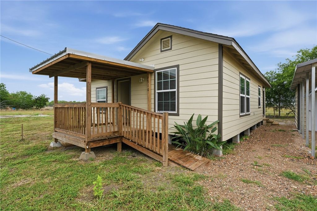 310 Driscoll St, Woodsboro, TX 78393 — photo 4