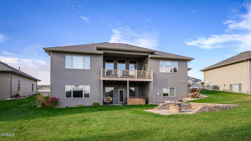 3707 Valley Drive, Bismarck, ND 58503 photo 3