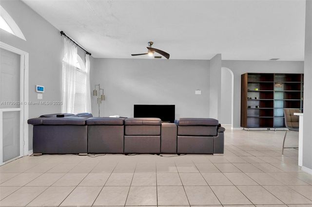 2625 SE 5th Ct, Homestead, FL 33033