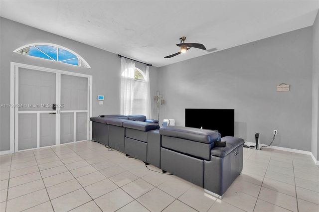 2625 SE 5th Ct, Homestead, FL 33033