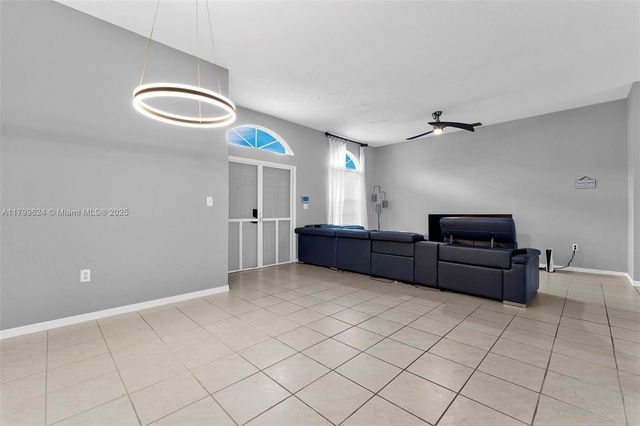 2625 SE 5th Ct, Homestead, FL 33033