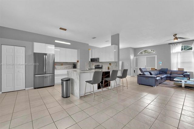 2625 SE 5th Ct, Homestead, FL 33033