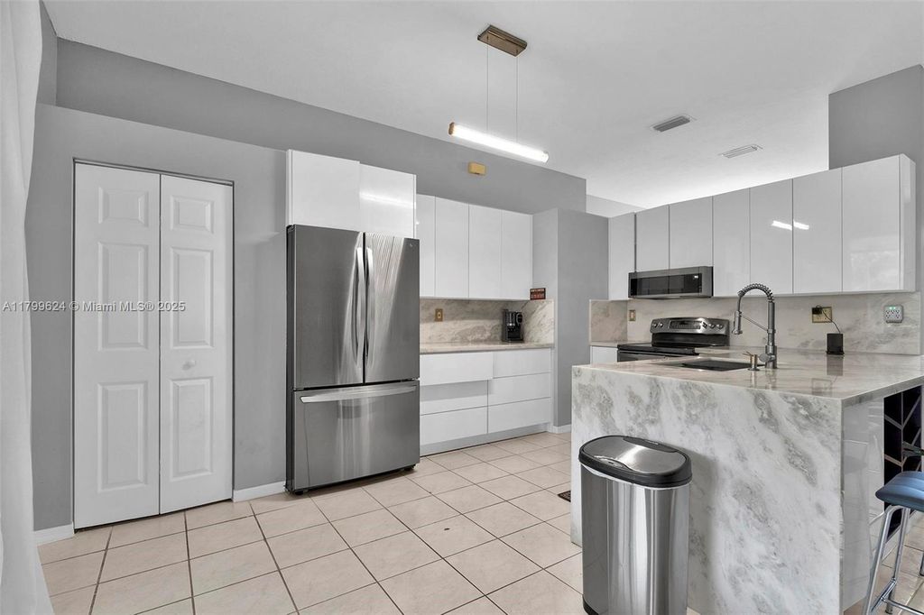 2625 SE 5th Ct, Homestead, FL 33033