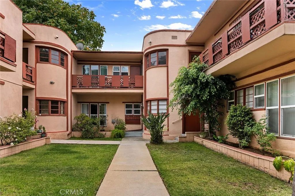 1520 Michigan Avenue 2, Santa Monica, CA 90404