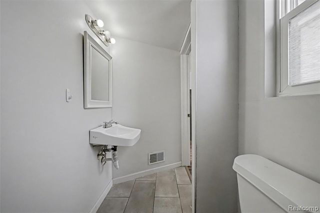 813 S Center Street, Royal Oak, MI 48067