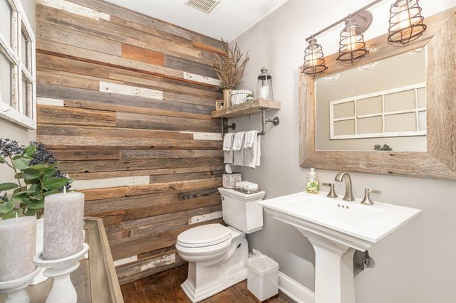 14011 Minnehaha Place, Minnetonka, MN 55391