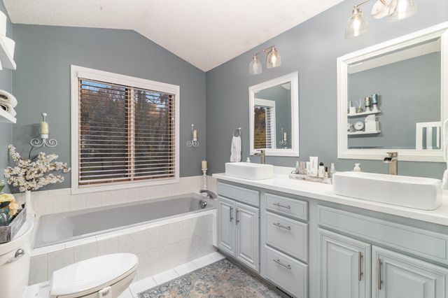 14011 Minnehaha Place, Minnetonka, MN 55391