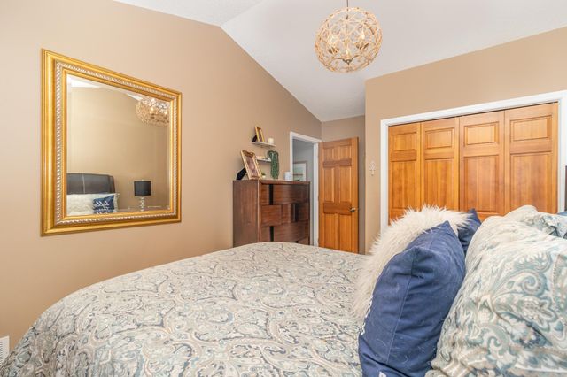 14011 Minnehaha Place, Minnetonka, MN 55391