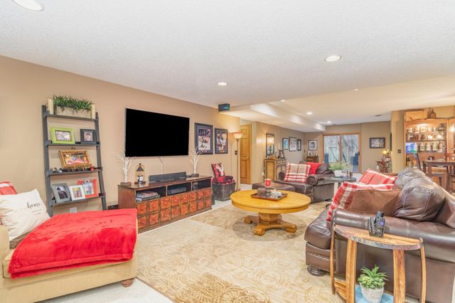 14011 Minnehaha Place, Minnetonka, MN 55391