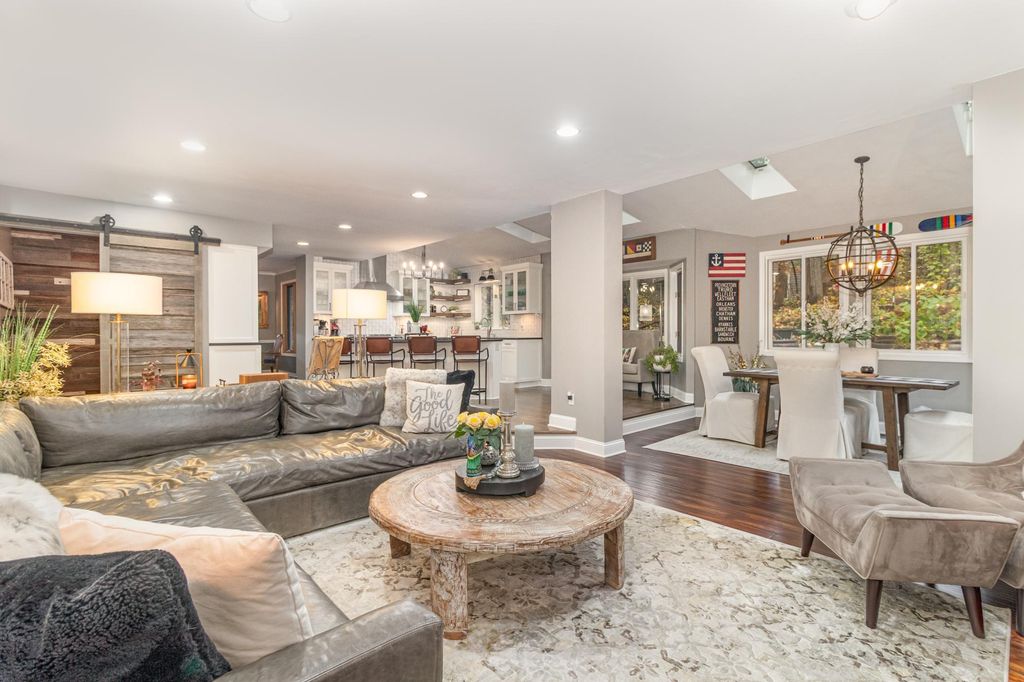 14011 Minnehaha Place, Minnetonka, MN 55391